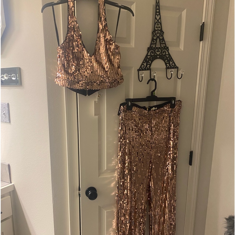 NWT “The Sang” Women’s 2 piece  sequin pants/ top